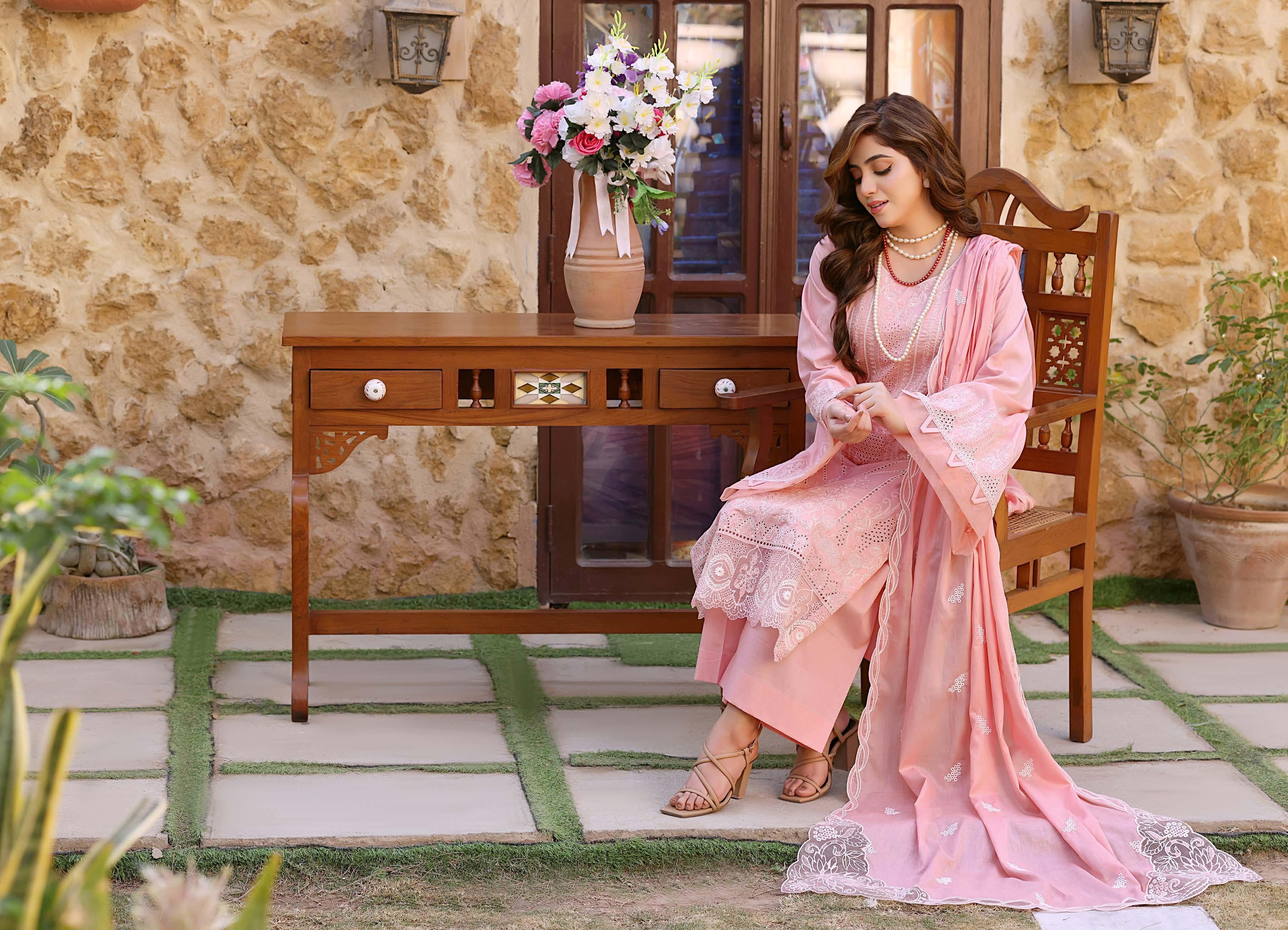 HN-3334 Luxury Embroidered Lawn Suit | 3 Piece Unstitched Oyster Pink