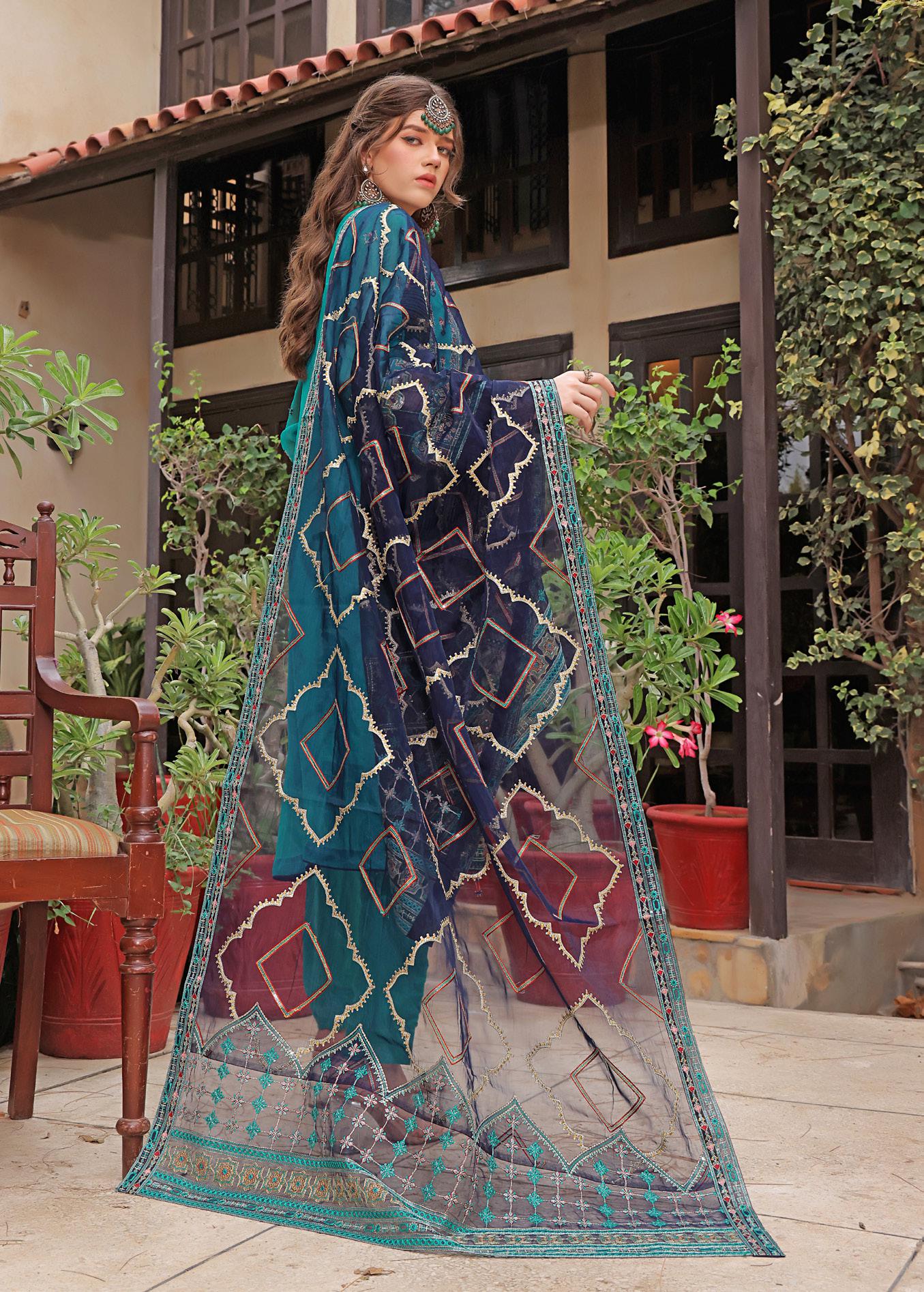 Zainab Chottani Luxury Chiffon Unstitched | WJ-5015 (𝟎𝟏 𝐥𝐞𝐟𝐭 𝐨𝐧𝐥𝐲)
