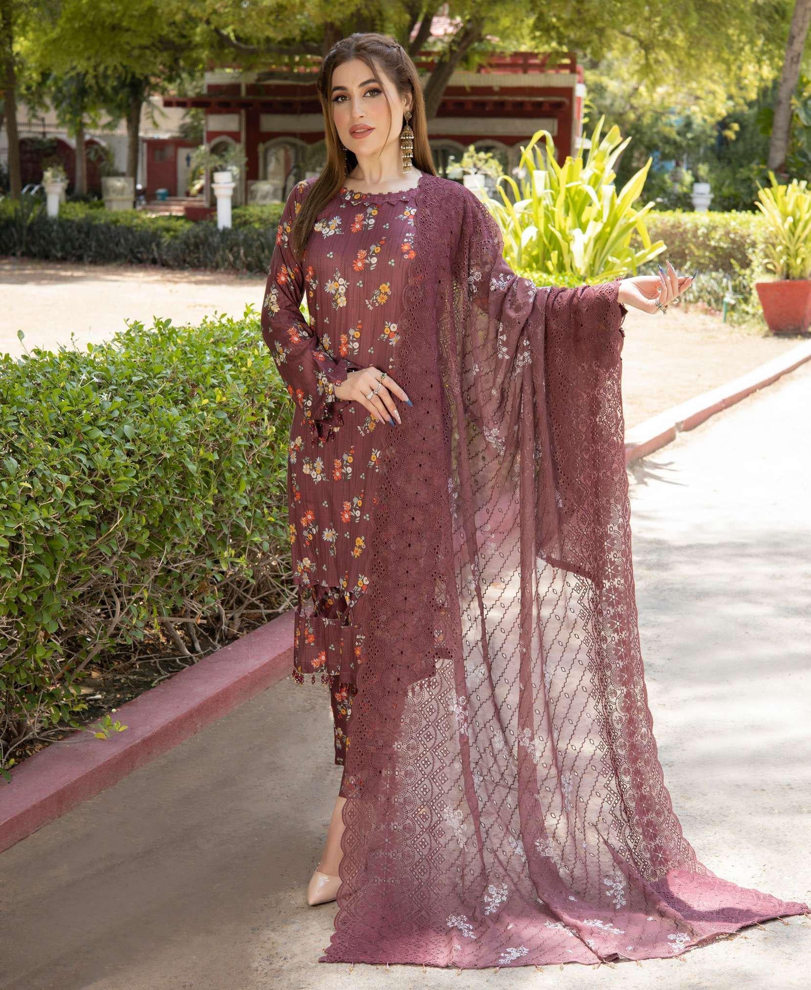 Sehra's Printed Lawn - Unstitched S-print 2454 (𝟎𝟏 𝐥𝐞𝐟𝐭 𝐨𝐧𝐥𝐲)