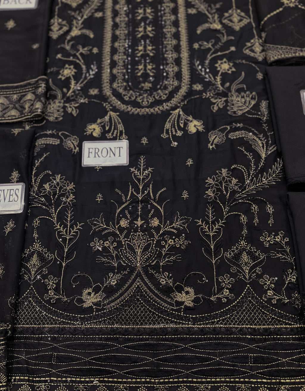 Gulaal Luxury Chiffon Embroidered | 3 Piece Unstitched D-2523